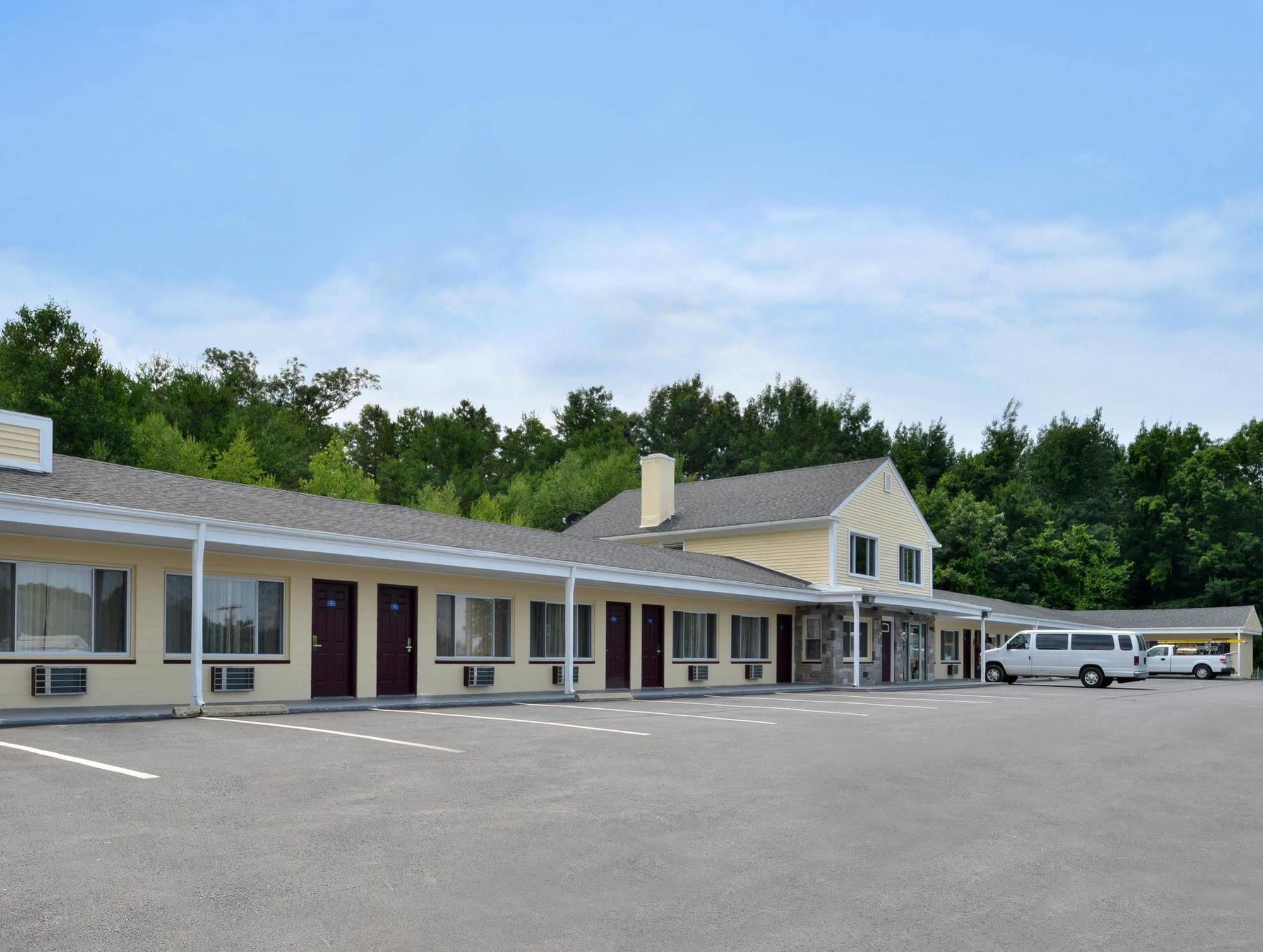 Americas Best Value Inn Providence-North Scituate Eksteriør bilde